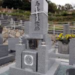 東かがわ市の町営墓地に、大島石の９寸やすらぎ型の和型墓石を建てさせていただきました。