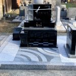 高松市庵治町の地域墓地にインドＹ１のデザイン墓石が完成。ペットのお墓も併設。