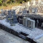 古いお墓を合祀して新たに吾妻みかげの和型墓石を建立、丸亀市の地域墓地にて。