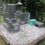 霊標の新設と墓地整備工事でお参りしやすいお墓に、高松市の市営墓地にて。