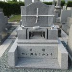 香川県三木町の霊園に、庵治石＆真壁石を用いたデザイン墓石が完成。