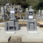 岡山市の寺院墓地に、庵治石細目超特級の和型墓石と五輪塔が完成しました。